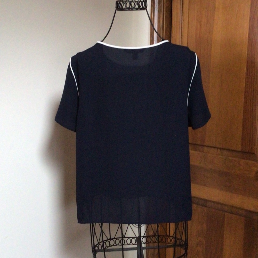 Banana republic navy with white Blouse loose fit, size SP - Picture 3 of 5